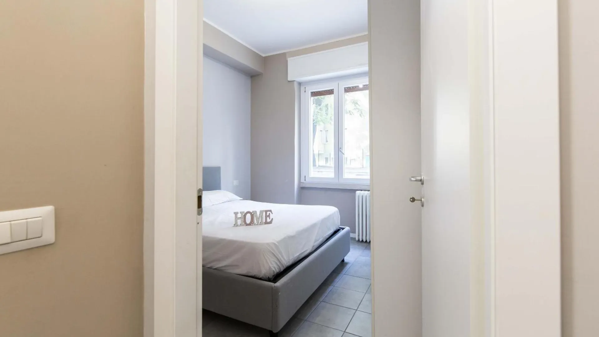 Console Marcello, 4 Mi Apartment Milan Italy