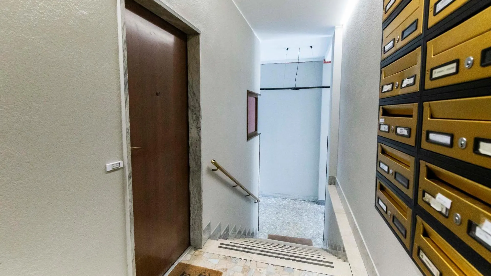 Console Marcello, 4 Mi Apartment Milan Italy